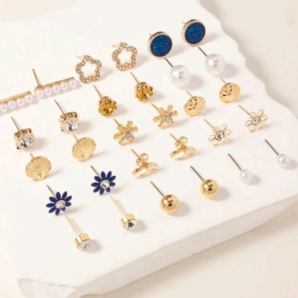 Elegant Stud‎ Earring Set - Trendy & Stylish Jewelry Collection - Picture 2 of 3